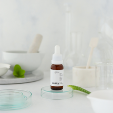 Görseli Galeri görüntüleyiciye yükleyin, Leke Karşıtı Serum Seti - Doğal, Vegan, Etkin 3 Ürün, Cilt Tonu Eşitleyici & Leke Giderici Serumlar