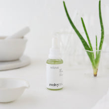 Görseli Galeri görüntüleyiciye yükleyin, Hassas Ciltleri Yatıştıran Onarıcı Cilt Bakım Seti, 4 Ürün, Doğal, Vegan