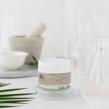 Görseli Galeri görüntüleyiciye yükleyin, Shine Scrub Yüz Peelingi – Işıltı Veren, Nemlendirici ve Nazik Eksfoliasyon Etkili, Hindistan Cevizi, Kaolin Kil, Portakal, Doğal, Vegan