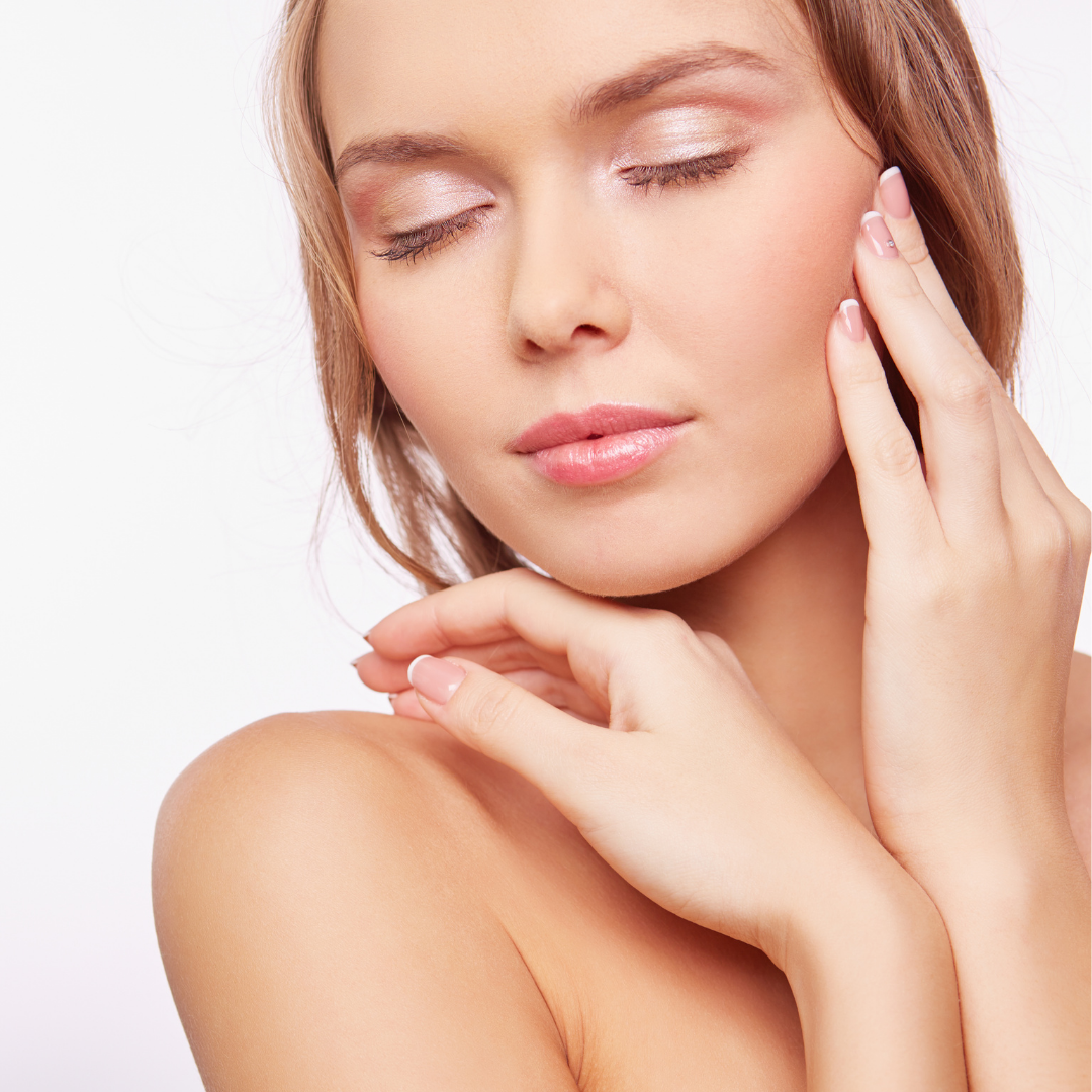 Hassas Cilt Bakımı Nasıl Olmalı? Dört Farklı Cilt Hassasiyeti Tipini Nasıl Tespit Edersiniz ve Nasıl İyileştirirsiniz? Alerjik Hassasiyet, Akne Hassasiyeti, Isıya Duyarlı Hassasiyet, Nemsizlik Hassasiyeti Nedir? Nasıl Çözülür?