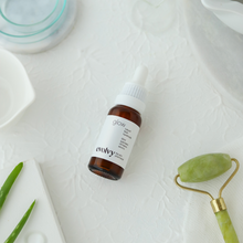 Görseli Galeri görüntüleyiciye yükleyin, Glow Serum, Leke Açıcı, Cilt Aydınlatıcı, C Vitamini, Arbutin, Niasinamid, Yeşil Çay, Ginseng, Doğal, Sürdürülebilir, Vegan
