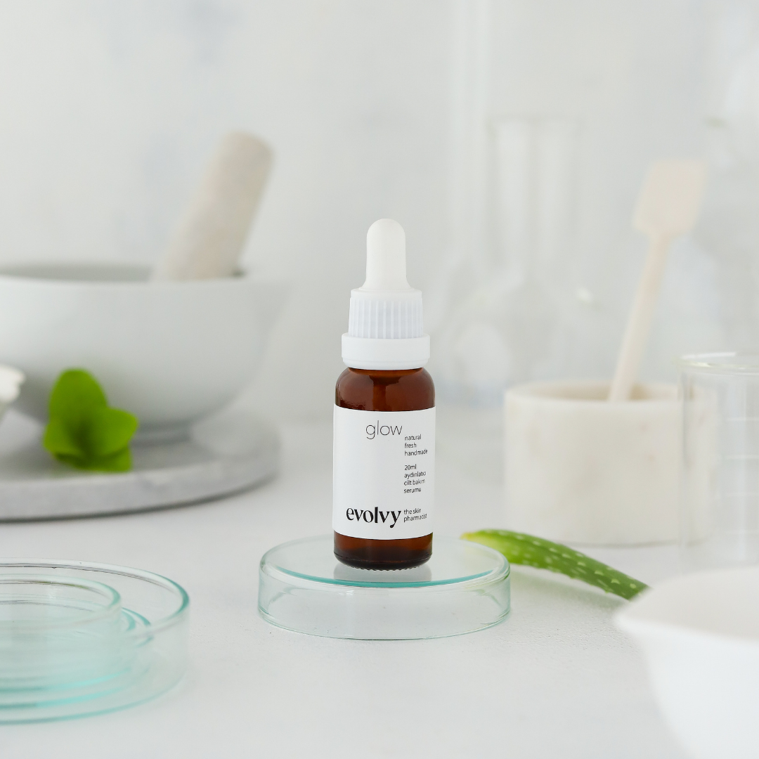 50 Yaş ve Üzeri Komple Anti Aging Set, 6 Ürün, Rozalı Cilt Dostu, Retinol, C vitamini, AHA, Hyaluronik Asit, Niasinamid, Doğal, Vegan