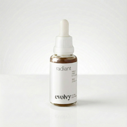 Radiant: Leke Karşıtı ve Pürüzsüzleştirici Nazik AHA Peeling Serumu, Roza Dostu, %100 Doğal & Temiz İçerik